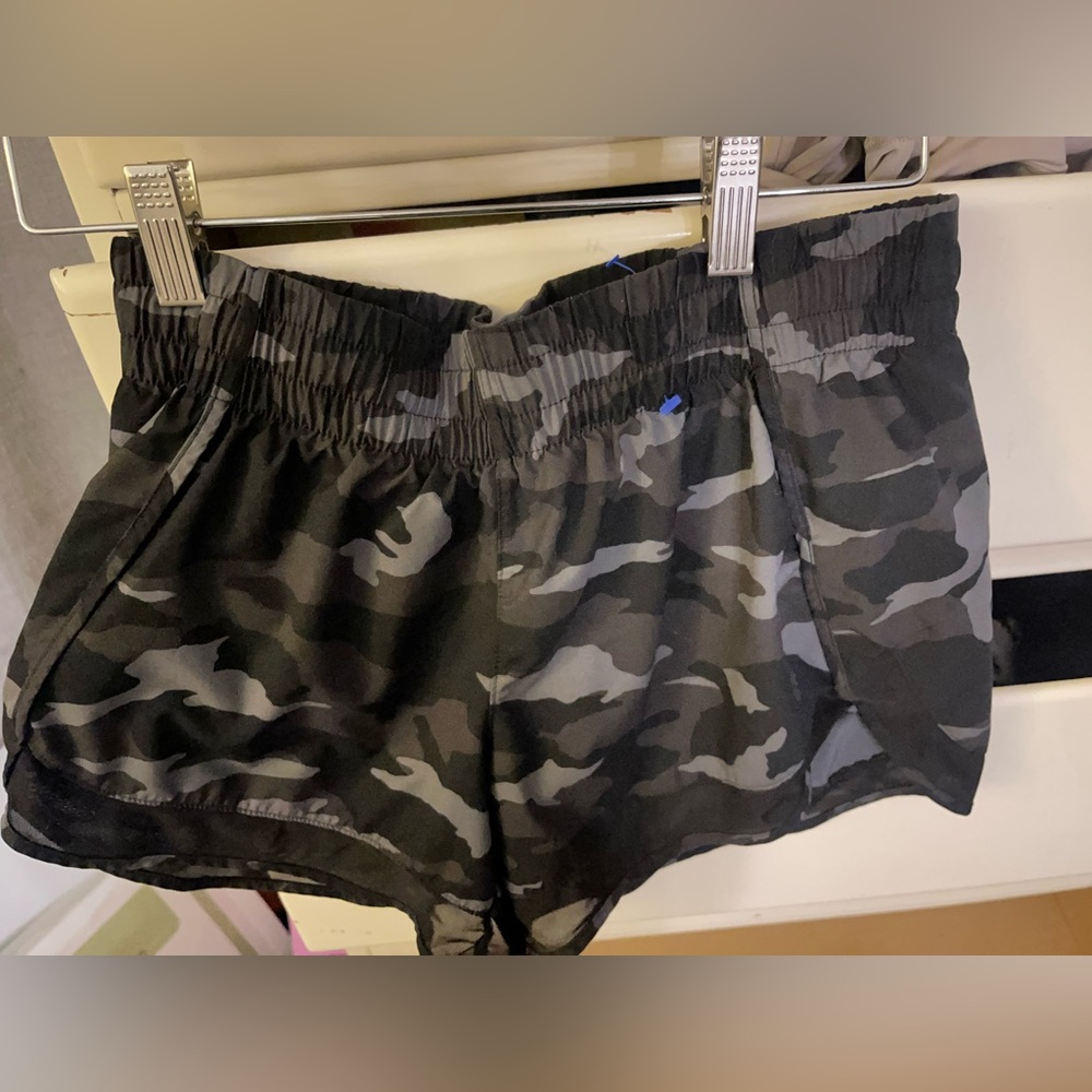 Athleta shorts never worn